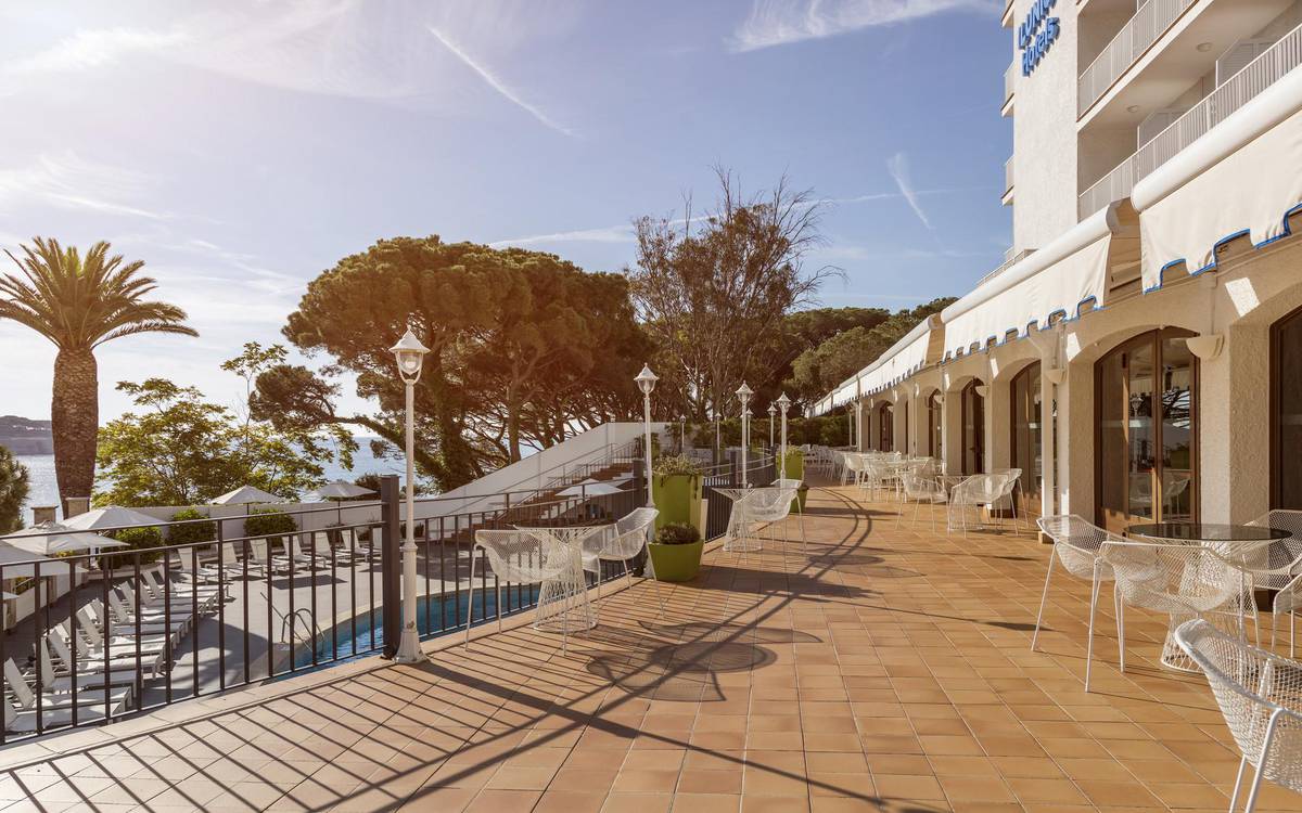 Terrasse Hotel ILUNION Caleta Park S'Agaró Terrasse Hotel ILUNION Caleta Park S'Agaró